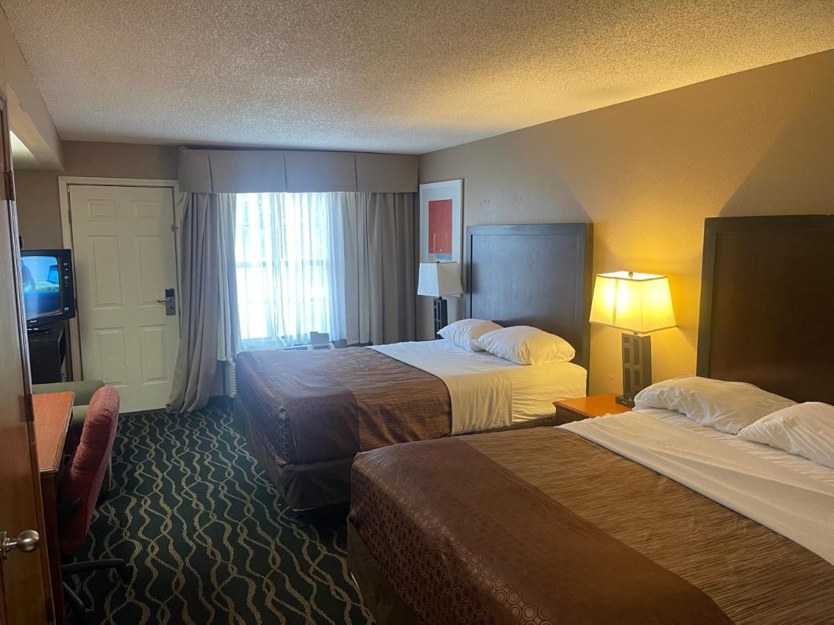 Hotel Del Sol - Pensacola Ferry Pass Екстериор снимка
